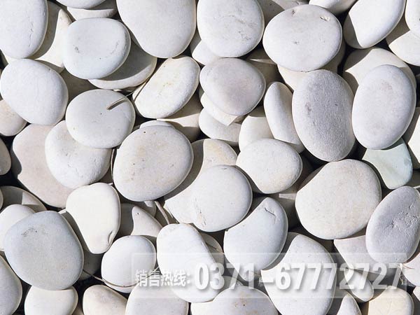 鵝卵石破碎機(jī)每小時(shí)處理多少噸鵝卵石？