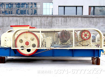 齒輥破碎機(jī)和對輥破碎機(jī)結(jié)構(gòu)、破碎方式等對比