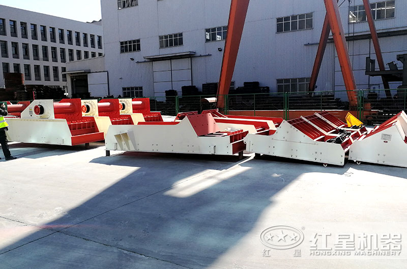 振動(dòng)給料機(jī)現(xiàn)貨供應(yīng)，型號(hào)全