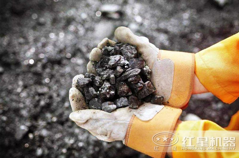 破碎鐵礦石選用哪種破碎機好？（時產(chǎn)要求在100-300噸 ）