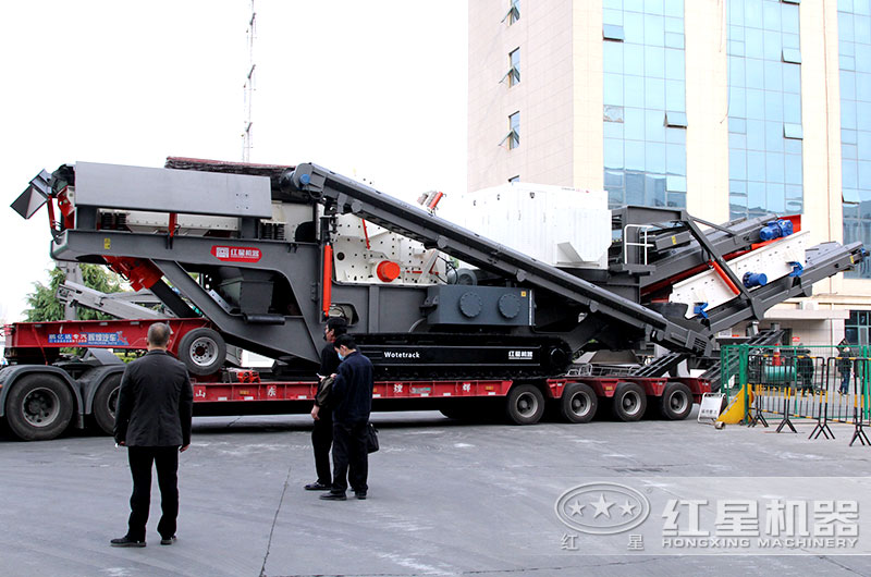 履帶式砂石粉碎機(jī)全力出擊，碎石效果驚人，報(bào)價(jià)是多少？