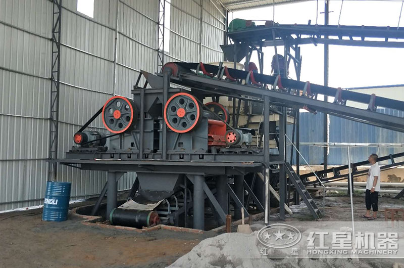 顎式碎裂設(shè)備的顎板有什么作用？宜采用哪種材料制作？